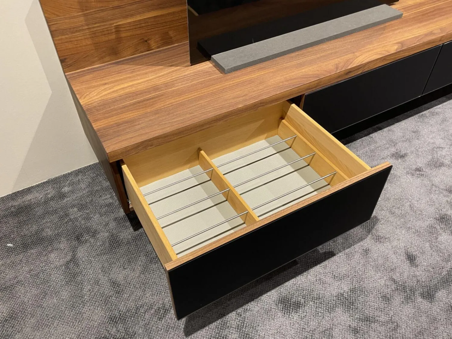 Team 7 Wohnwände & Tv-Lowboards|Anbauwand Cubus CWW114B Nussbaum Naturöl 9 Griff Touchbeschlag TB