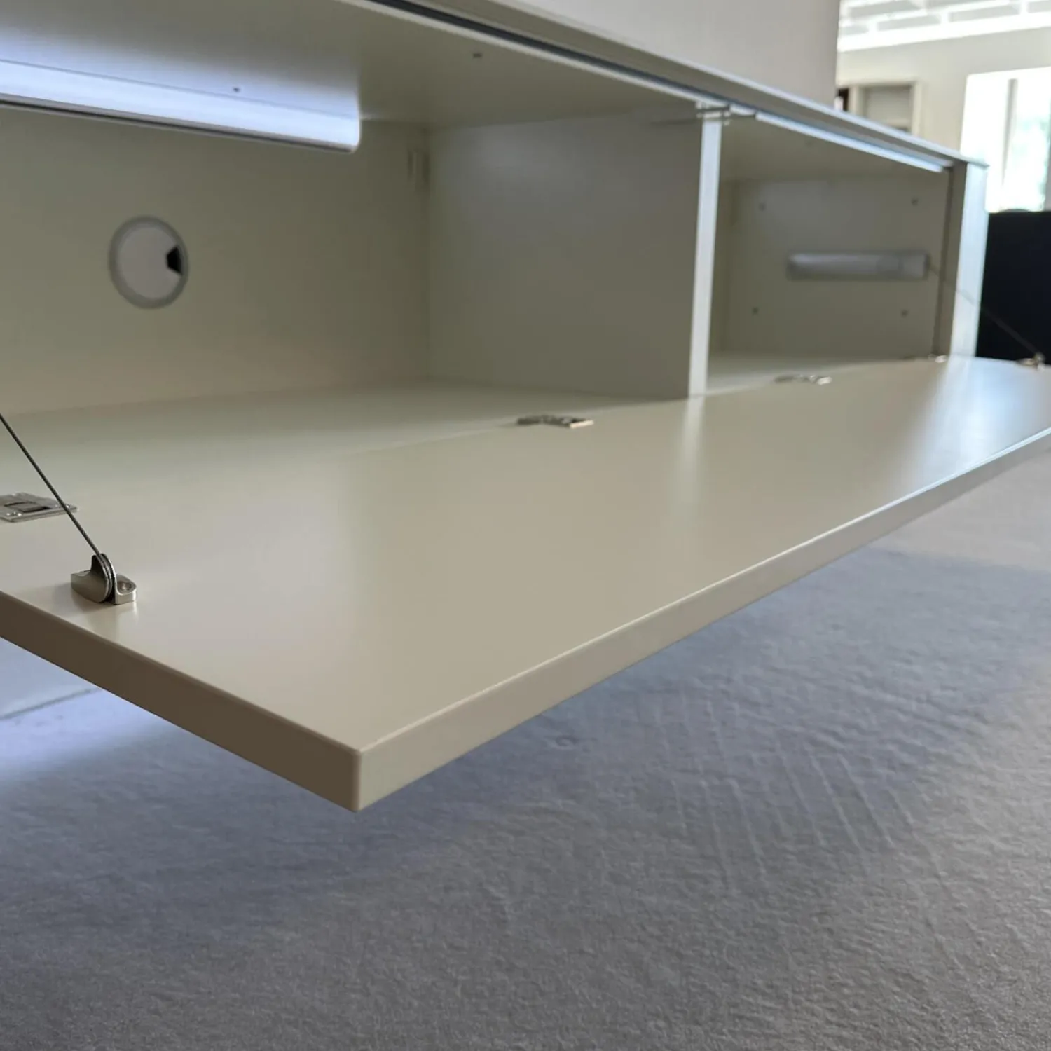 Hülsta Wohnwände & Tv-Lowboards|Anbauwand Gentis Lack Weiß Akzent Kernnussbaum Naturstamm Mit Beleuchtung