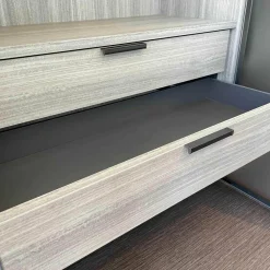 Molteni & C Kleiderschränke|Ankleide Gliss Master Korpus Böden Rückwand aus Zirbelkiefer Silber mit Beleuchtung