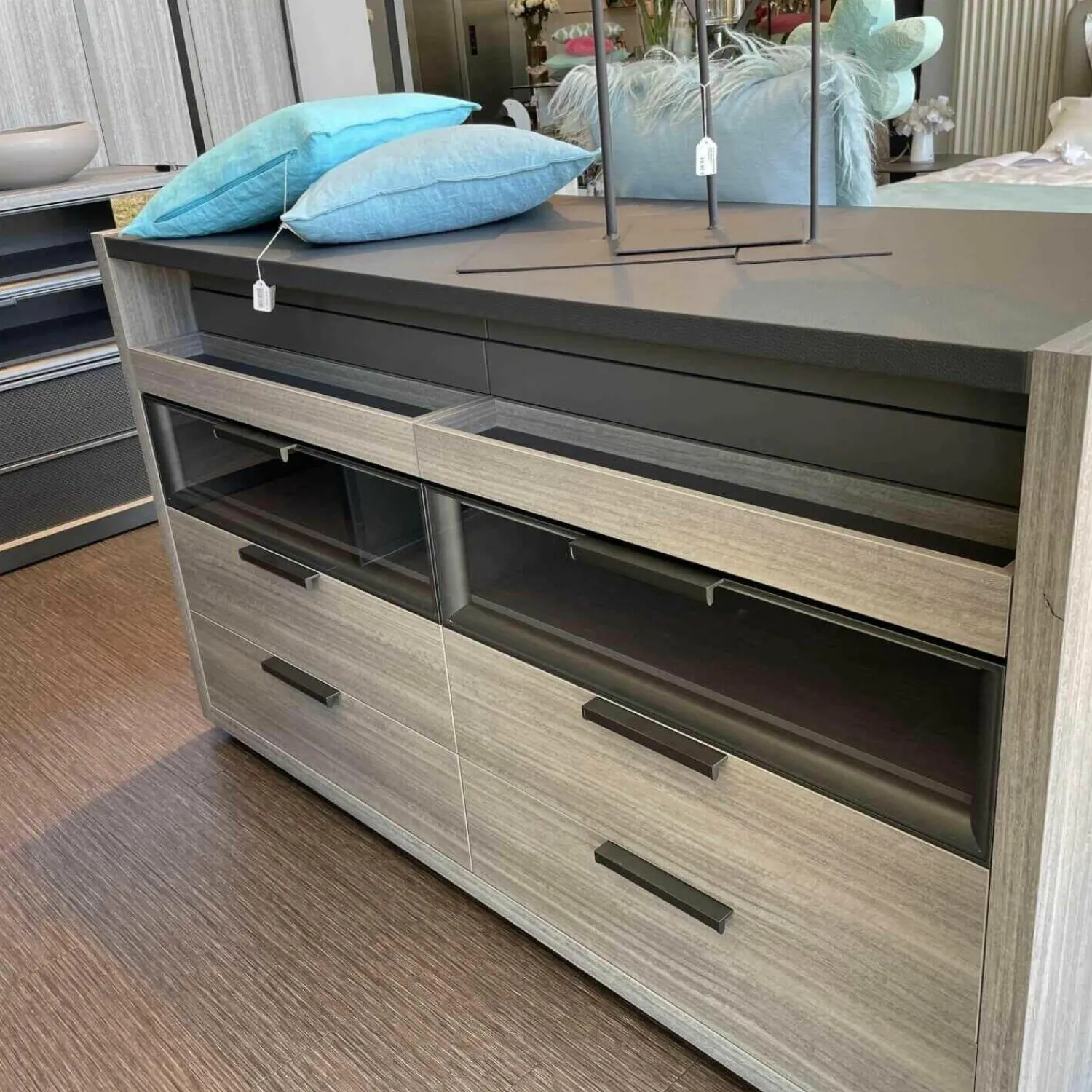 Molteni & C Kleiderschränke|Ankleide Gliss Master Korpus Böden Rückwand aus Zirbelkiefer Silber mit Beleuchtung