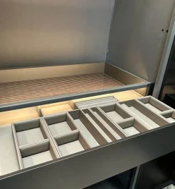 Poliform Kleiderschränke|Ankleide Senzafine Fitted Melamin Ardesia Grau Türen Metallisch Lackiert Bronzo 23 Grau Anthrazit Mit Beleuchtung