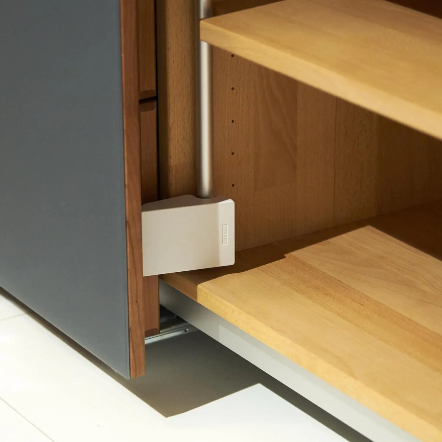 Team 7 Kommoden & Sideboards|Anrichte Cubus Pure AC 297195 Kirschbaum Geölt Schiebetüre Und Abdeckplatte Glas Matt Anthrazit Füße Metall