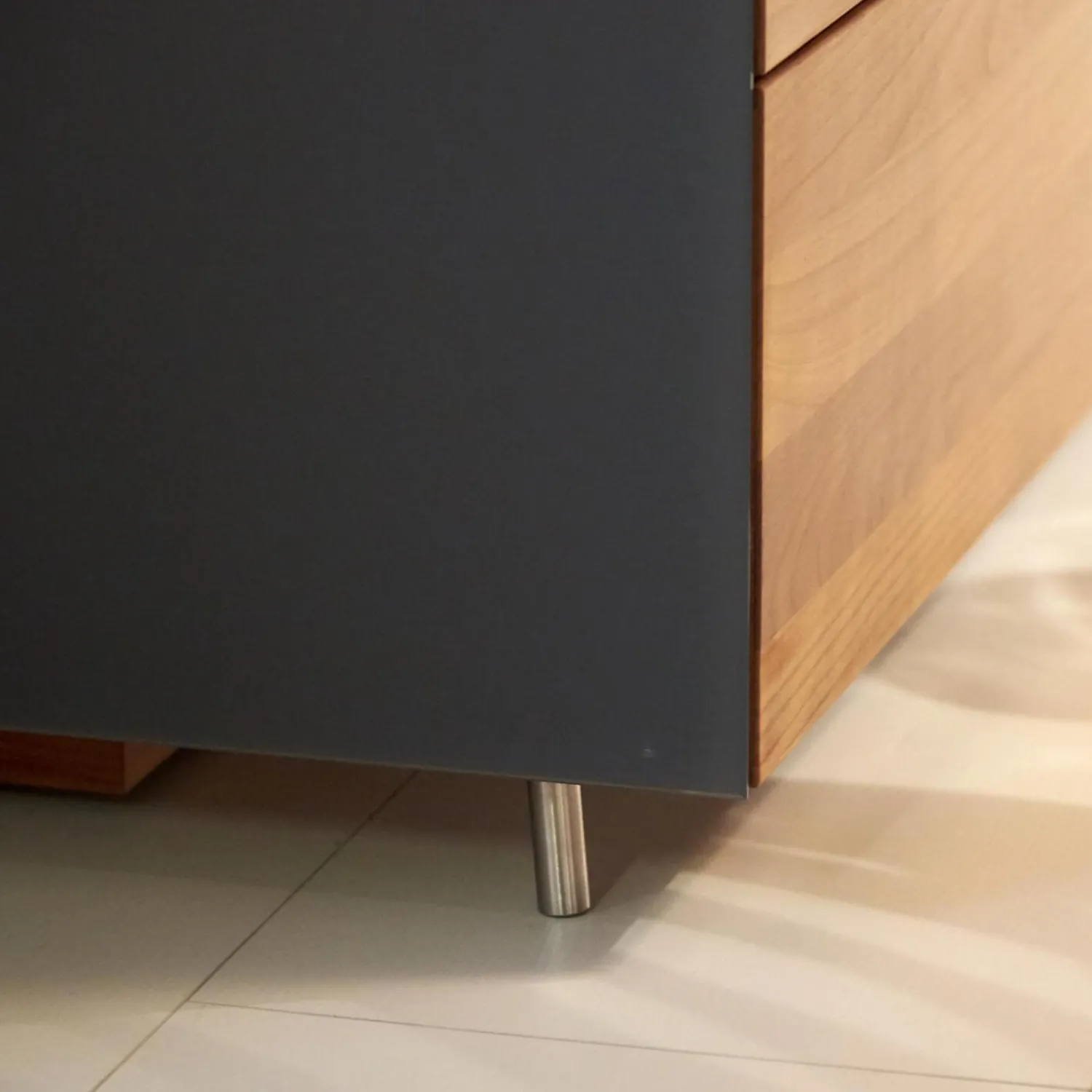 Team 7 Kommoden & Sideboards|Anrichte Cubus Pure AC 297195 Kirschbaum Geölt Schiebetüre Und Abdeckplatte Glas Matt Anthrazit Füße Metall