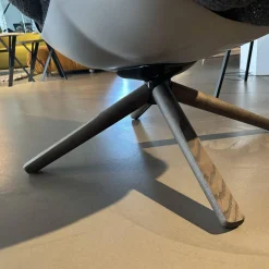 B&B Italia Relaxsessel|Armlehnsessel Husk H3G Schale Tortora Weiß Sitz Stoff Sambuco Anthrazit Gestell Eiche Grau Mit Hocker