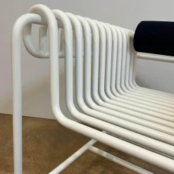 Blockbau Einzelstühle|Armlehnstuhl 22 24 Gestell Gebogenes Stahlrohr Verkehrsweiß Weiß Pulverbeschichtet Mit Rückenrolle