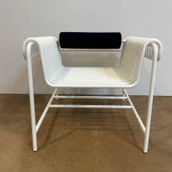 Blockbau Einzelstühle|Armlehnstuhl 22 24 Gestell Gebogenes Stahlrohr Verkehrsweiß Weiß Pulverbeschichtet Mit Rückenrolle