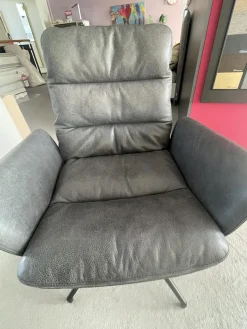 KFF Einzelstühle|Armlehnstuhl Arva 1513 A Leder PG3 Rawhide 356 Schwarz 4 Fuß Sterngestell M02 Struktur Schwarz Drehbar