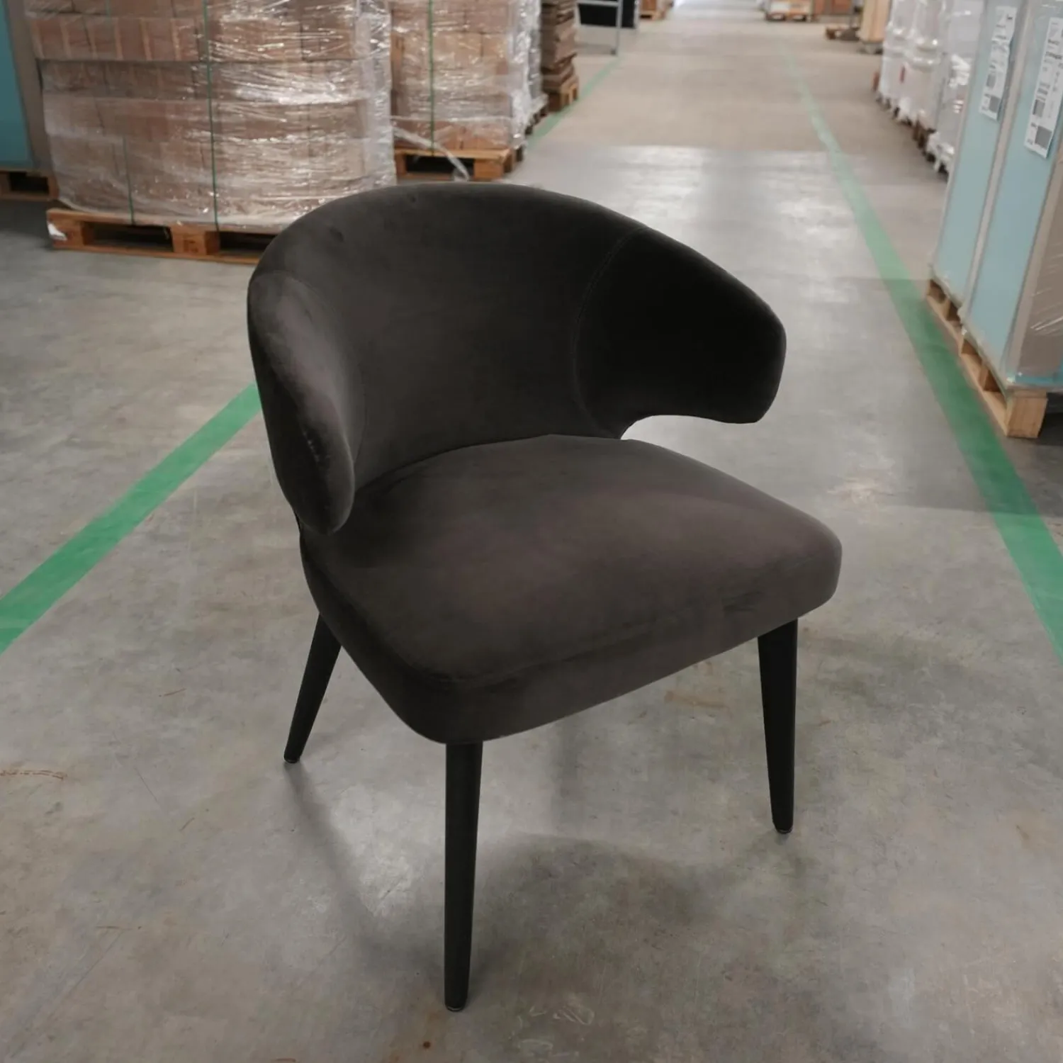 Minotti Einzelstühle|Armlehnstuhl Aston Bezug Hunt Anthrazit Gestell Massivholz Esche Lackiert Moka