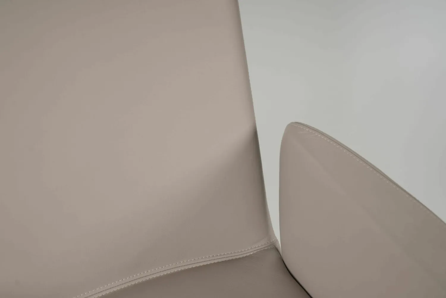 Frag Einzelstühle|Armlehnstuhl Bella HP Leder Anilina Perla 9230 Giorgetti Grau Rosa