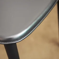 Vitra Einzelstühle|Armlehnstuhl Belleville Bezug Leder Premium Schwarz Gestell Polyamid Spritzguss Tiefschwarz