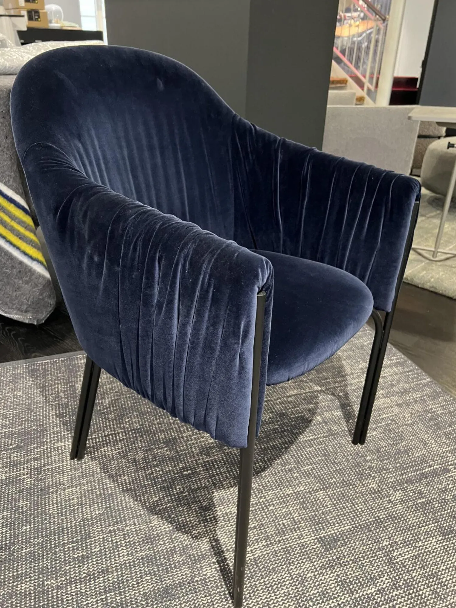 Freifrau Einzelstühle|Armlehnstuhl Celine High Uni Stoff Harald 3 792 Dunkelblau Stahlgestell Celine Schwarz Gleiter Aus Kunststoff