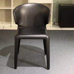 Cassina Einzelstühle|Armlehnstuhl Hola Leder Scozia Schwarz