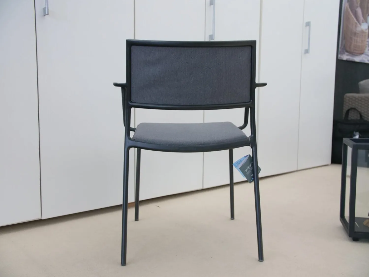 Cane Line Einzelstühle|Armlehnstuhl Less Stoff Sunbrella Grau Gestell Aluminium Lava Grau