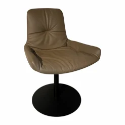 Freifrau Einzelstühle|Armlehnstuhl Leya Low Leder Sahara Platino Braun Grau Tellerfuß Metall Tiefschwarz Mit Filzgleitern