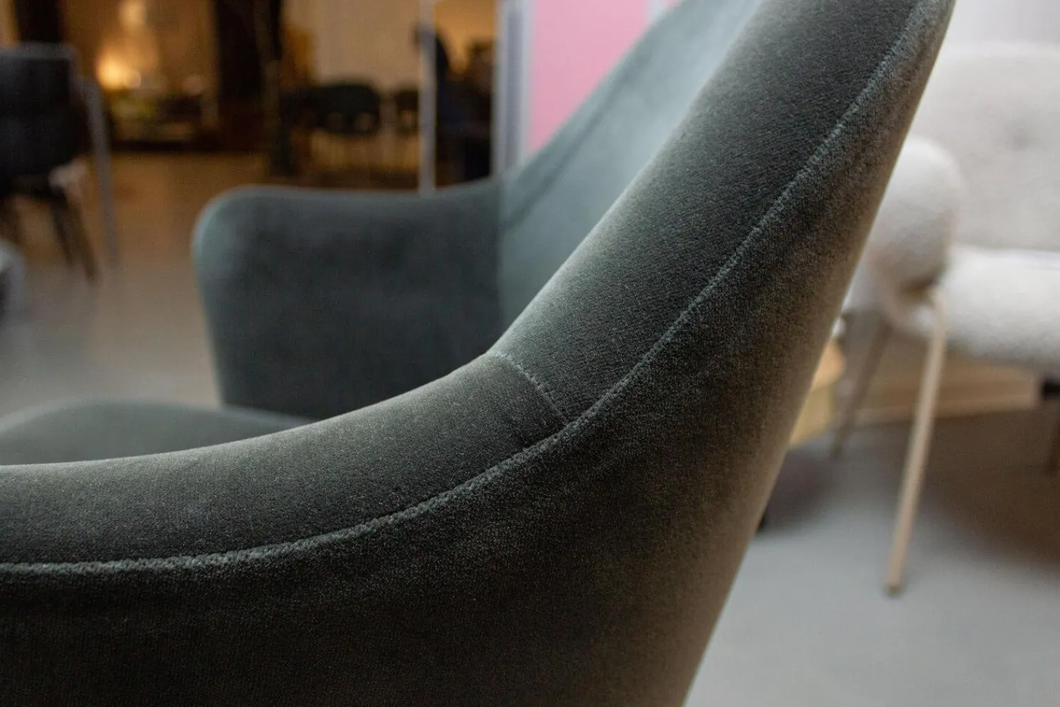 Knoll International Einzelstühle|Armlehnstuhl Saarinen Kollektion Relax Konferenz Bezug Stoff Cactus 169 Eva Füße Eiche Auf Ebenholz Gebeizt