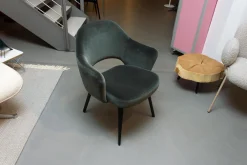 Knoll International Einzelstühle|Armlehnstuhl Saarinen Kollektion Relax Konferenz Bezug Stoff Cactus 169 Eva Füße Eiche Auf Ebenholz Gebeizt