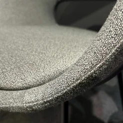 Freifrau Einzelstühle|Armlehnstuhl Theia High Stoff Shake Algae Grau Grün Stahlgestell Tiefschwarz Mit Filzgleitern