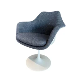 Knoll International Stuhlsets|Einzelstühle|Armlehnstuhl Tulip Bezug Stoff 17 Ex Navy Blau Drehbar Gestell Moulded Fiberglass Weiß Tellerfuß