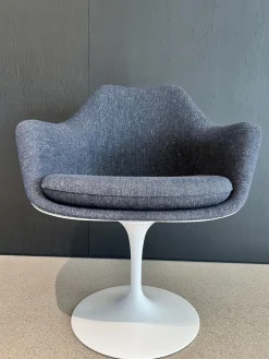 Knoll International Stuhlsets|Einzelstühle|Armlehnstuhl Tulip Bezug Stoff 17 Ex Navy Blau Drehbar Gestell Moulded Fiberglass Weiß Tellerfuß