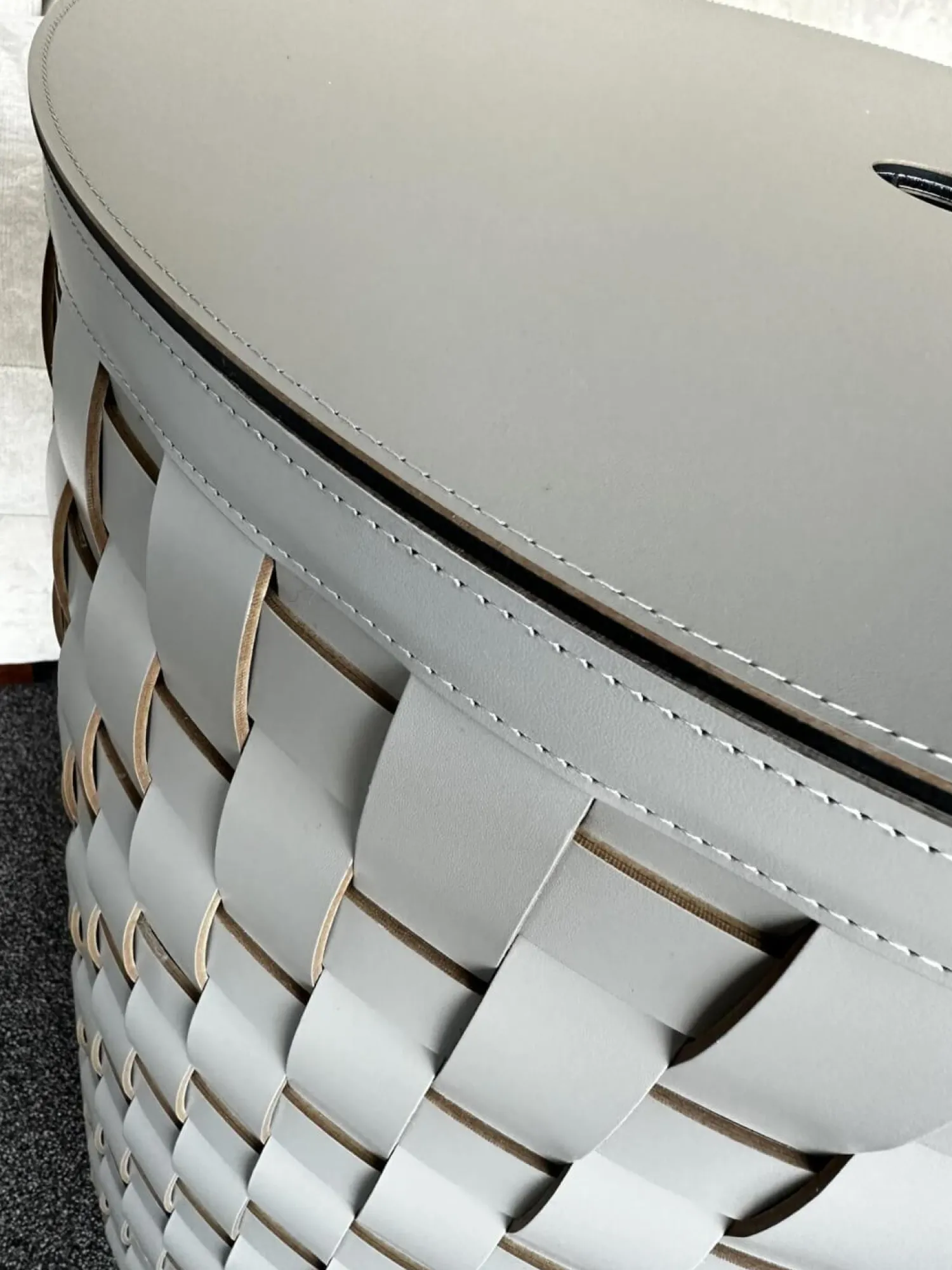 Pinetti Beistelltische|Aufbewahrungskorb Demetra Handgewebt Leder Light Grey Hellgrau