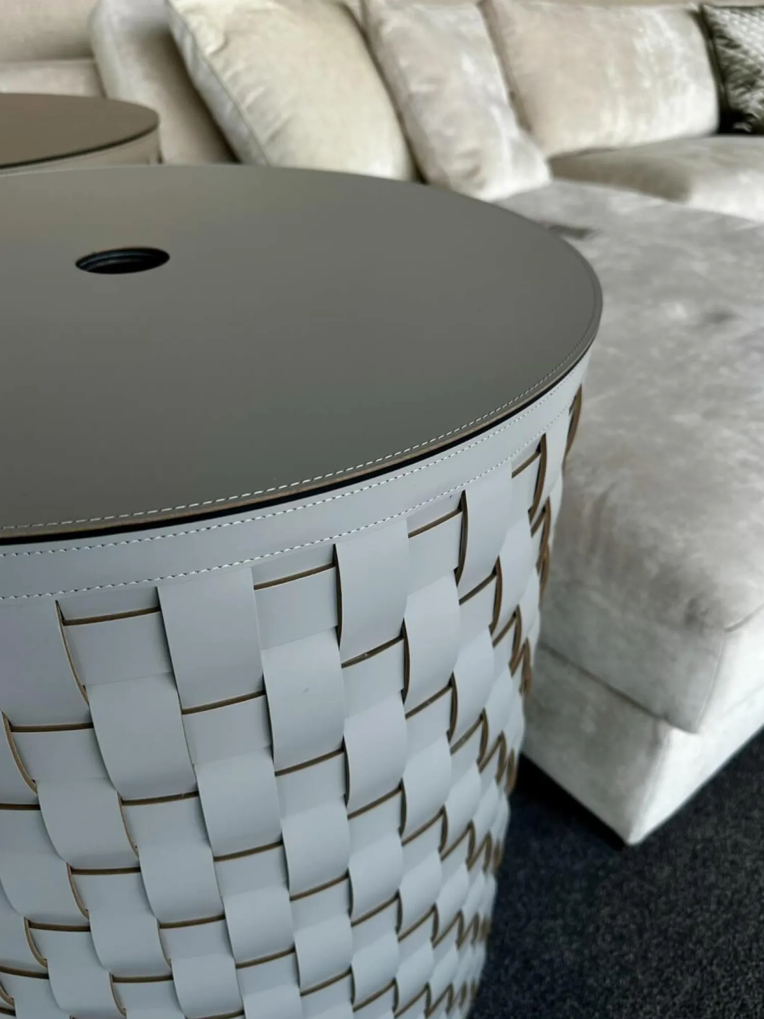 Pinetti Beistelltische|Aufbewahrungskorb Demetra Handgewebt Leder Light Grey Hellgrau