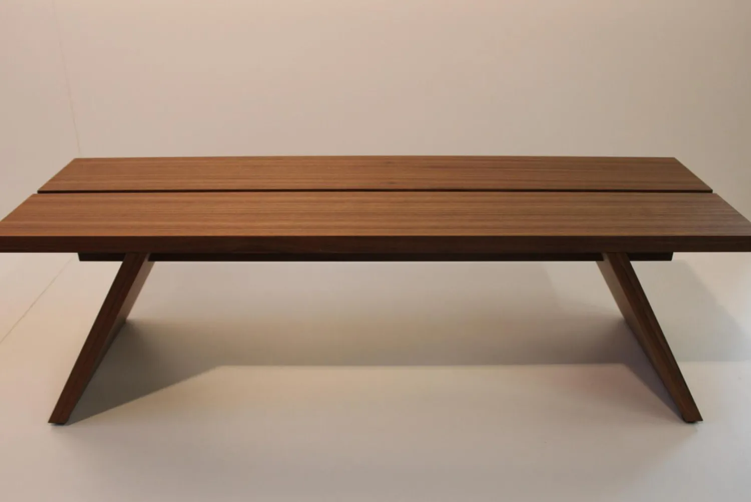 Schönbuch Bänke|Bank Bench Massivholz Mit Mittelfuge 01 Nussbaum Matt Klein