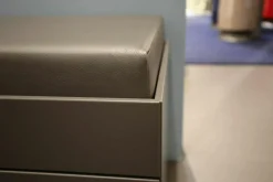 Schönbuch Bänke|Bank Hesperide Dyo Bezug Leder Grau Korpus Lack VSC5692 Granit Grau