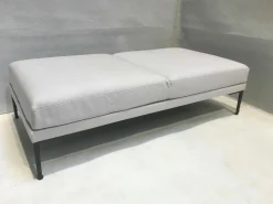 Arper Bänke|Bank Steeve 2-sitzig Design by Jean-M Stoff Hero 101 Hellgrau Fuß Metall Schwarz