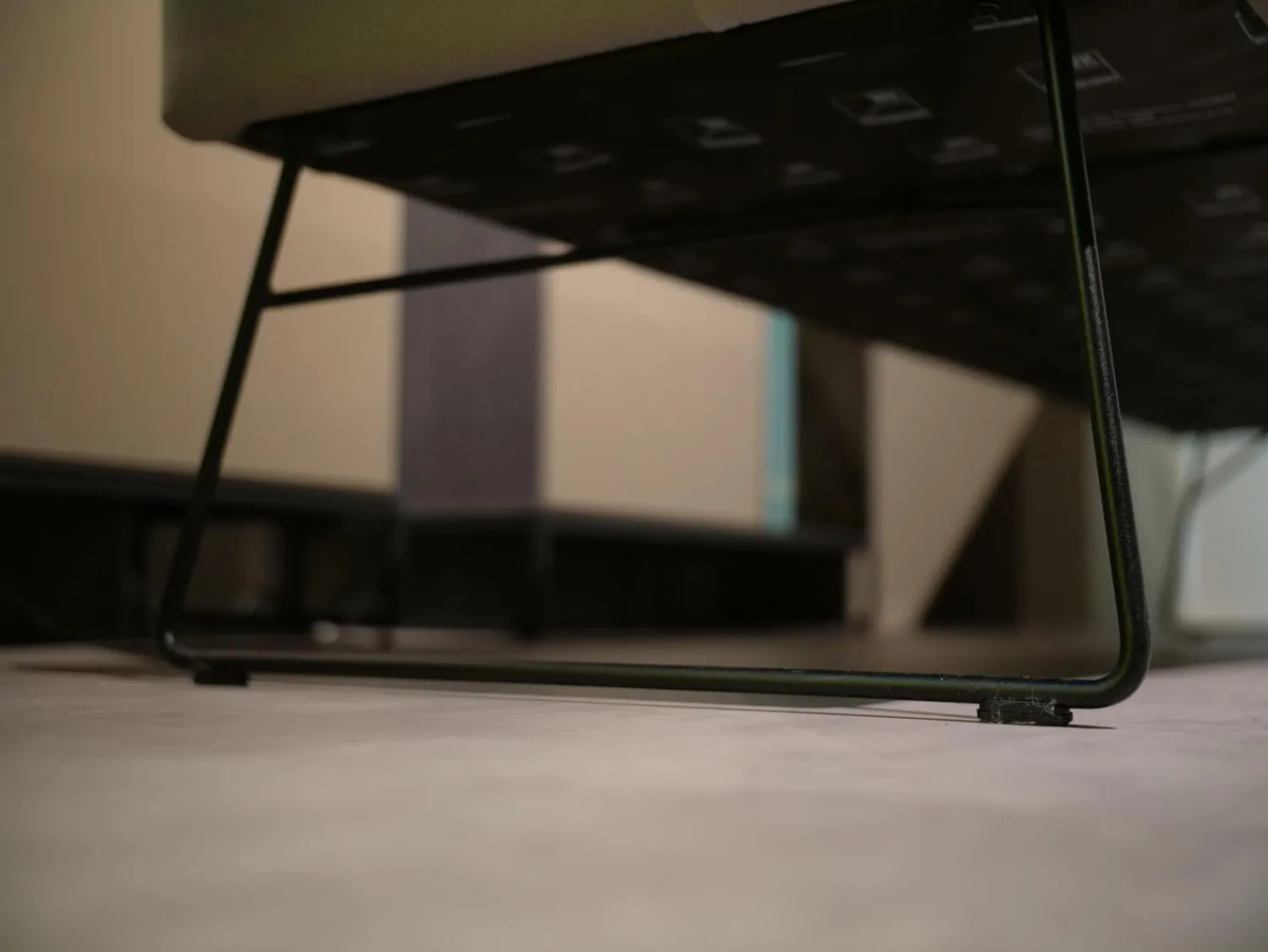 WK Wohnen Bänke|Bank WK 790 11717 C190 Leder LK60 Z7821 Beige Schlittengestell Metall Schwarz M99