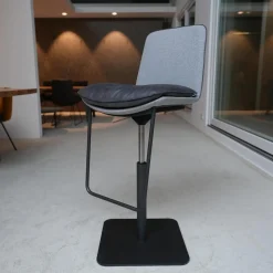 KFF Einzelstühle|Barhocker Lhasa Stoff Blake Grau 65 Drehgestell Struktur Anthrazit M23