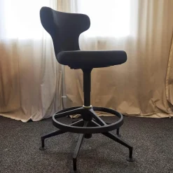 Vitra Barhocker & Barstühle|Barhocker Pivot Bezugstoff Sigle Knit Schwarz 5 Stern Untergestell Aluminium Poliert