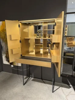 Contur Vitrinen & Highboards|Barschrank 3900 C Lack Gold Gebürstet Gestell Schwarz Rückwand Spiegel Inklusive LED Beleuchtung