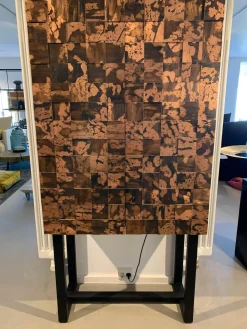 Christine Kröncke Vitrinen & Highboards|Barschrank Shape 40 Cuivre Quadrat Kupfer Oxidiert Patiniert Schutzlackiert