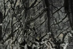 Meridiani Beistelltische|Beistelltisch Adrian 50R Platte Marmor Kenya MR2 Gestell Schwarz Matt Lackiert