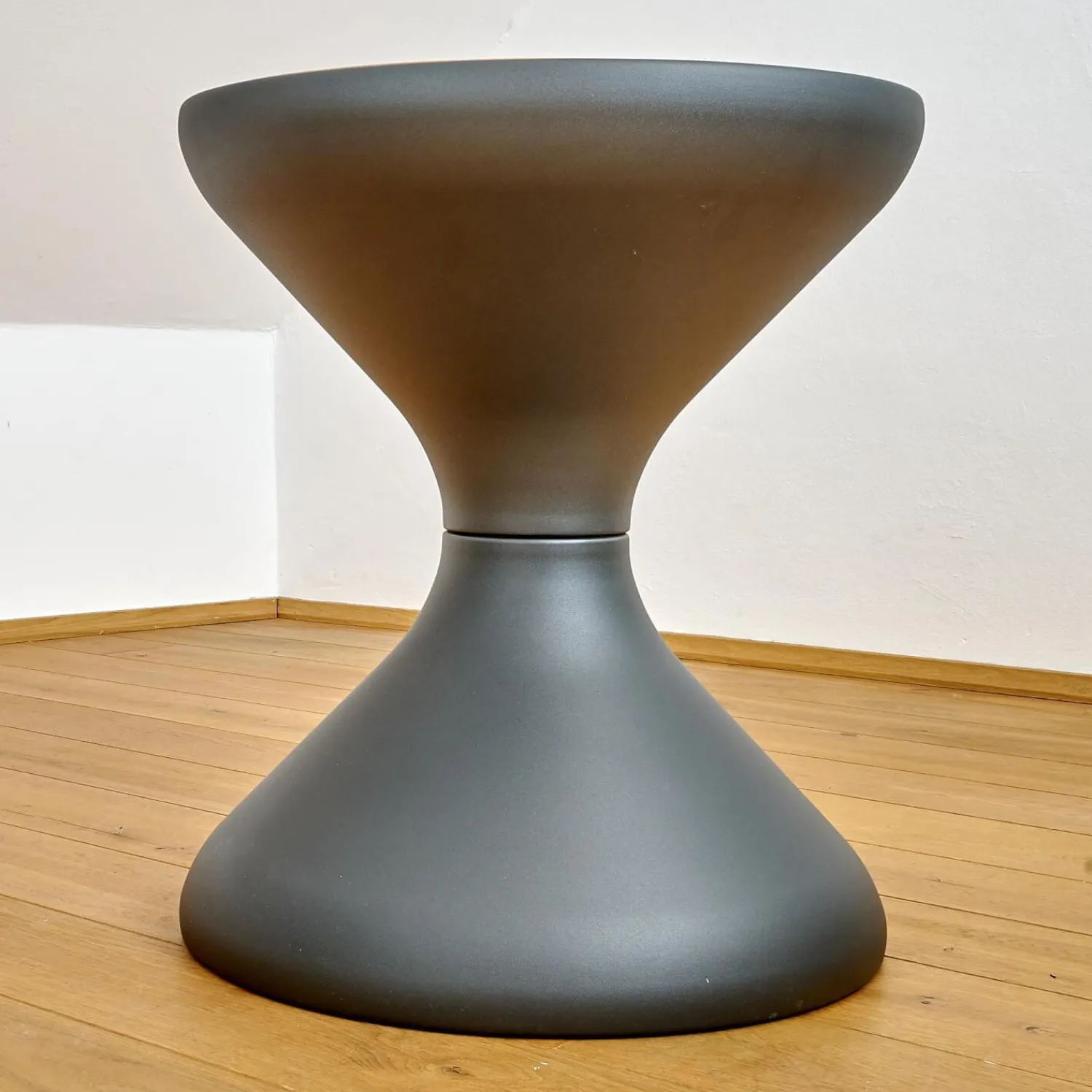 Gloster Beistelltische|Beistelltisch Bells Teakplatte Gestell Aluminium Meteor Schwarz Pulverbeschichtet Mit Ice Bucket