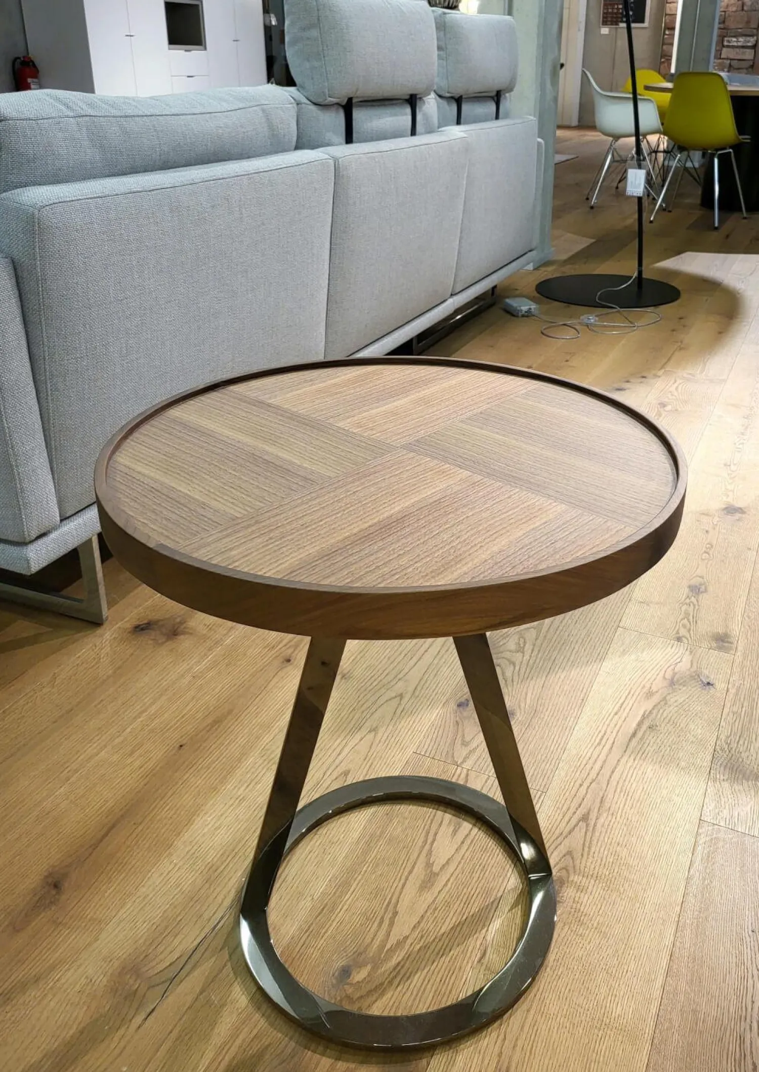 Bodema Beistelltische|Beistelltisch Bipede MDF Nussbaum Furniert Gestell Metall Schwarz Verchromt