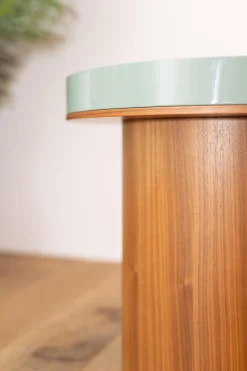 Cassina Beistelltische|Beistelltisch Dress Up Platte Lack Salvia Blau Gestell Nussbaum