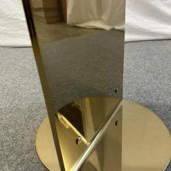 Minotti Beistelltische|Beistelltisch Flirt Gestell Rostfreier Glänzender Stahl Gold 2 Gebogene Metallplatten