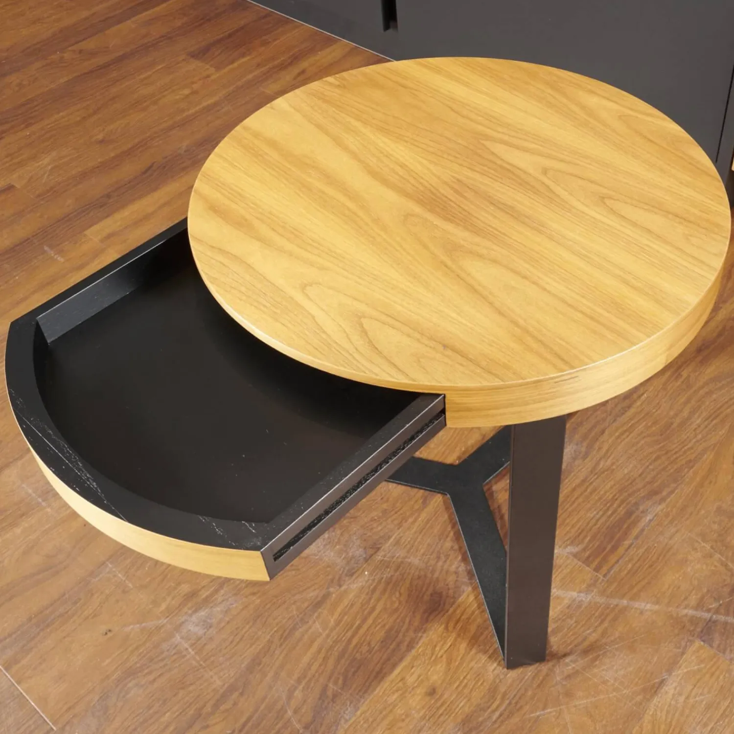 Lambert Couchtische|Beistelltisch Harry Walnuss Teilmassiv Furniert Gestell Eisen Schwarz Pulverbeschichtet