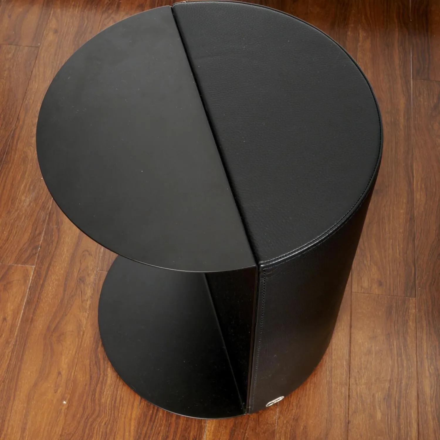 De Sede Beistelltische|Beistelltisch Hoch 61 Bezug Leder 28 Living 11 Black Gestell Stahl Schwarz Beschichtet