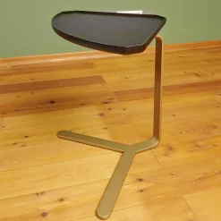 Bielefelder Werkstätten Beistelltische|Beistelltisch Joy Platte Wengefarbig Gebeizt Gestell Messingfarbig