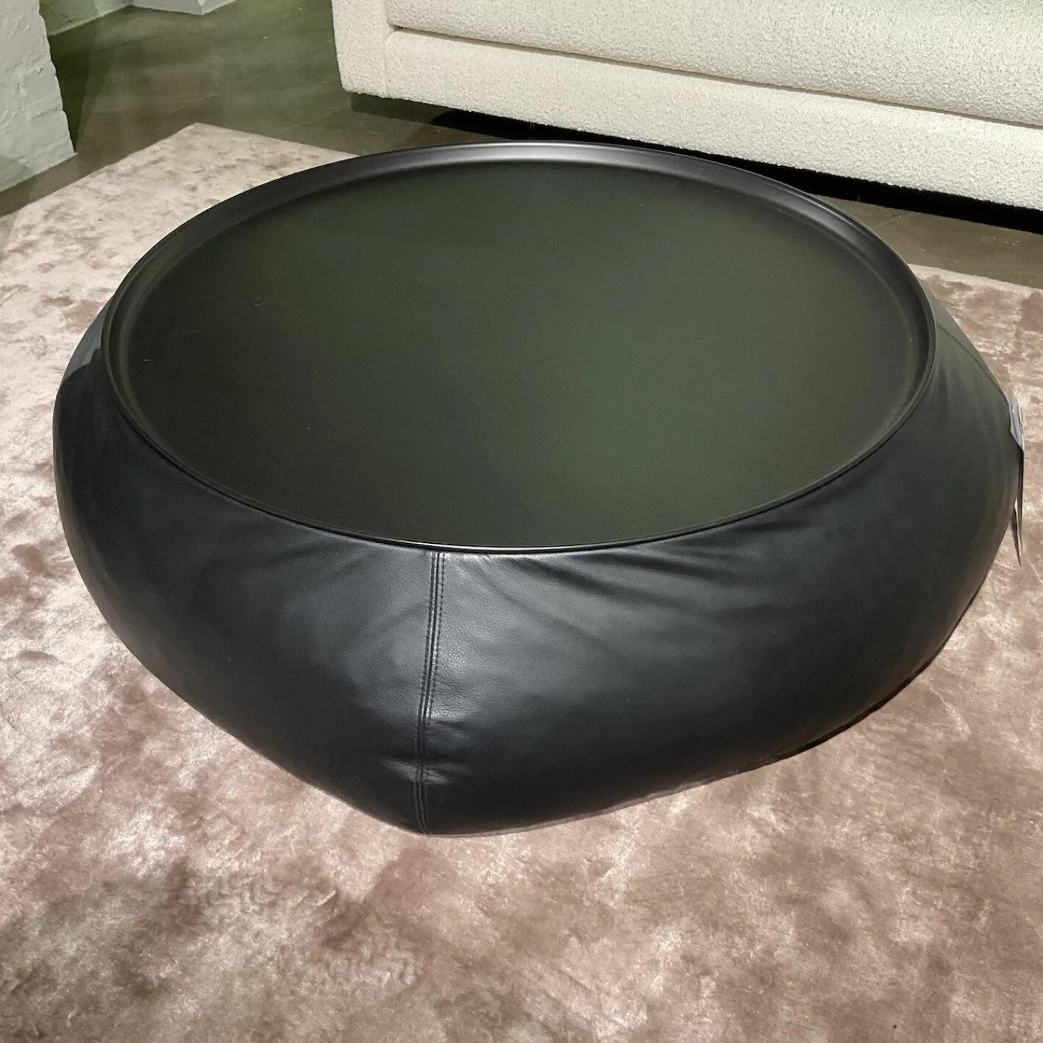 B&B Italia Beistelltische|Beistelltisch Lady Fat Leder Beta Nero Schwarz Platte Stahl Schwarz Lackiert