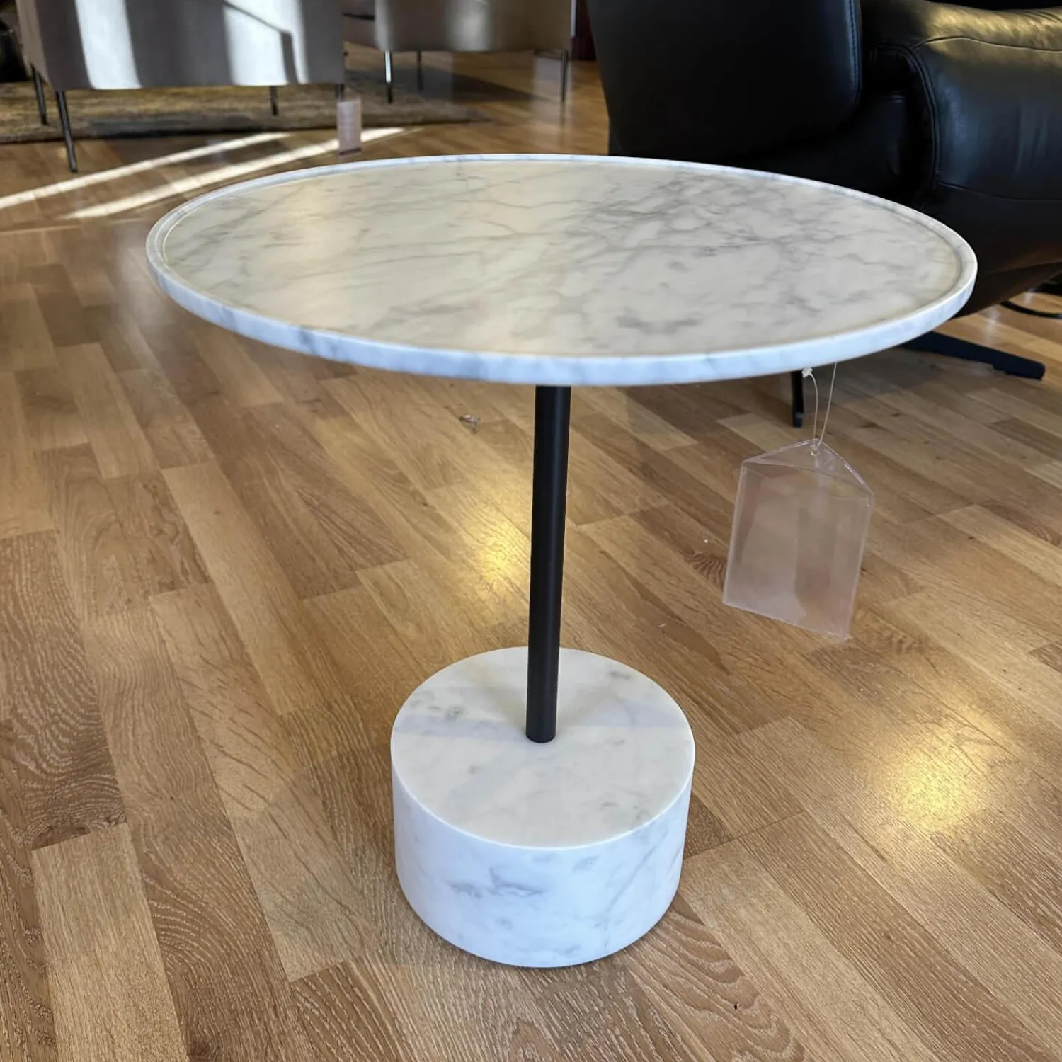 Cassina Beistelltische|Beistelltisch Marmor Carrara Weiß Stahlgestell Anthrazit