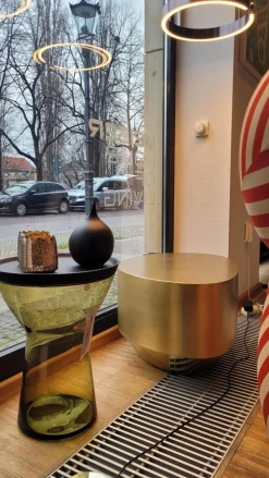 Christine Kröncke Couchtische|Beistelltisch Midas Messing Geschliffen Leicht Brüniert Sockel Handpoliert