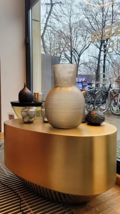 Christine Kröncke Couchtische|Beistelltisch Midas Messing Geschliffen Leicht Brüniert Sockel Handpoliert