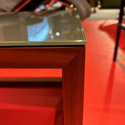 Cassina Beistelltische|Beistelltisch Note Klein Platte Glas Kaffee Braun Gestell Amerikanischer Nussbaum