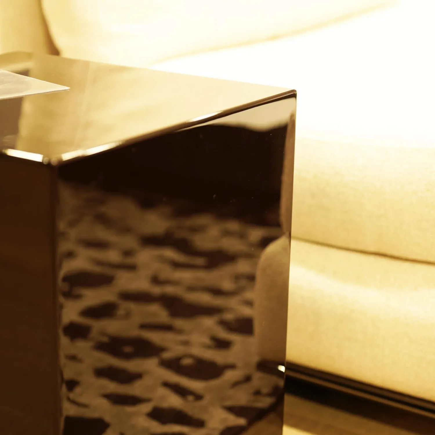 Minotti Beistelltische|Beistelltisch Solid MDF Glänzend In Farbe Mokka Lackiert