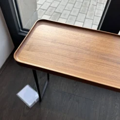 Cassina Beistelltische|Beistelltisch Torei Platte Amerikanischer Nussbaum Gestell Metall Schwarz Matt Lackiert