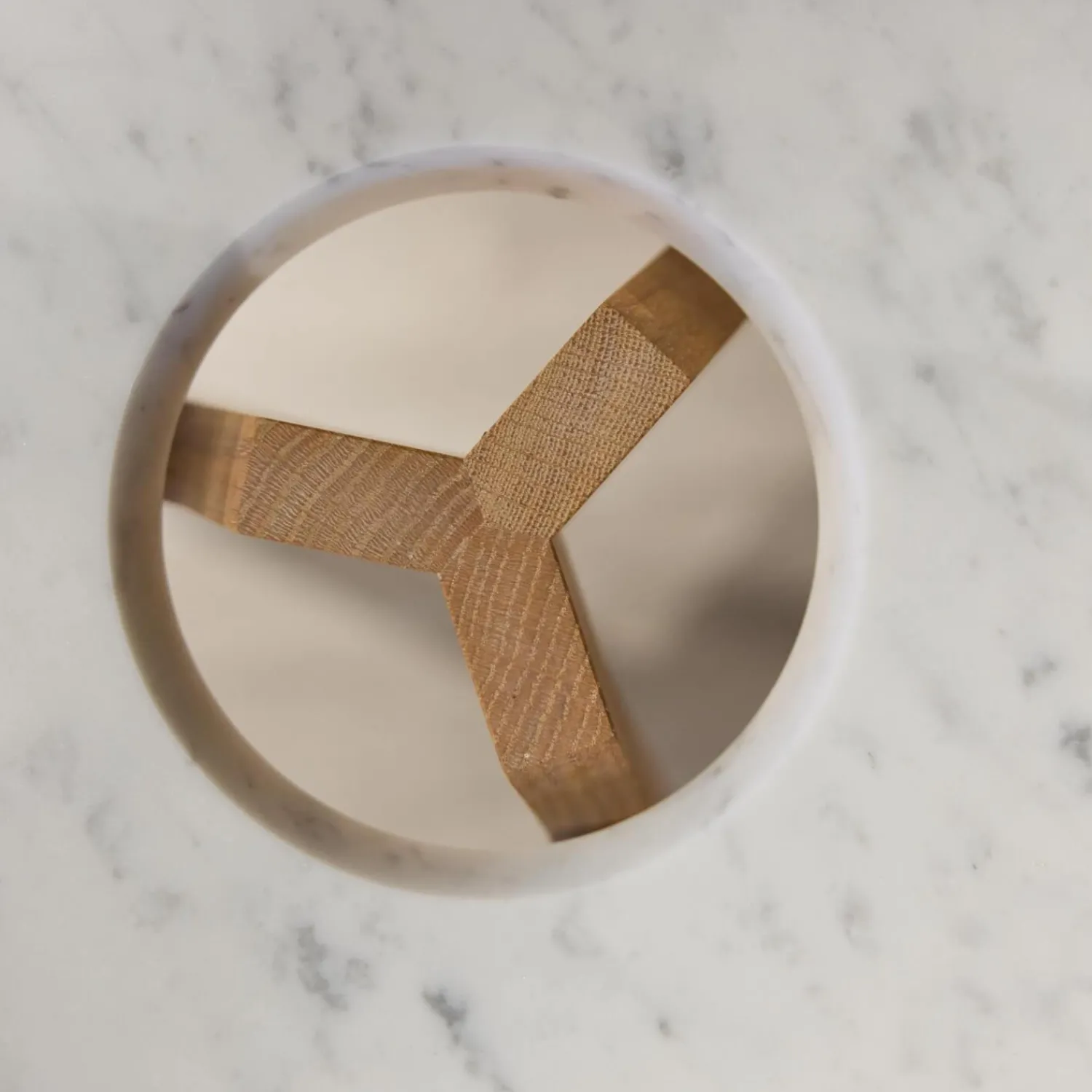 Team 7 Beistelltische|Beistelltisch Treeo Platte Carrara-C-Marmor Gestell Eiche Weißöl