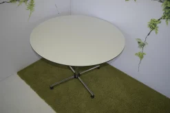 USM Haller Schreibtische & Sekretäre|Besprechungstisch Kitos Class Platte Kunstharz Perlgrau Gestell Verchromt